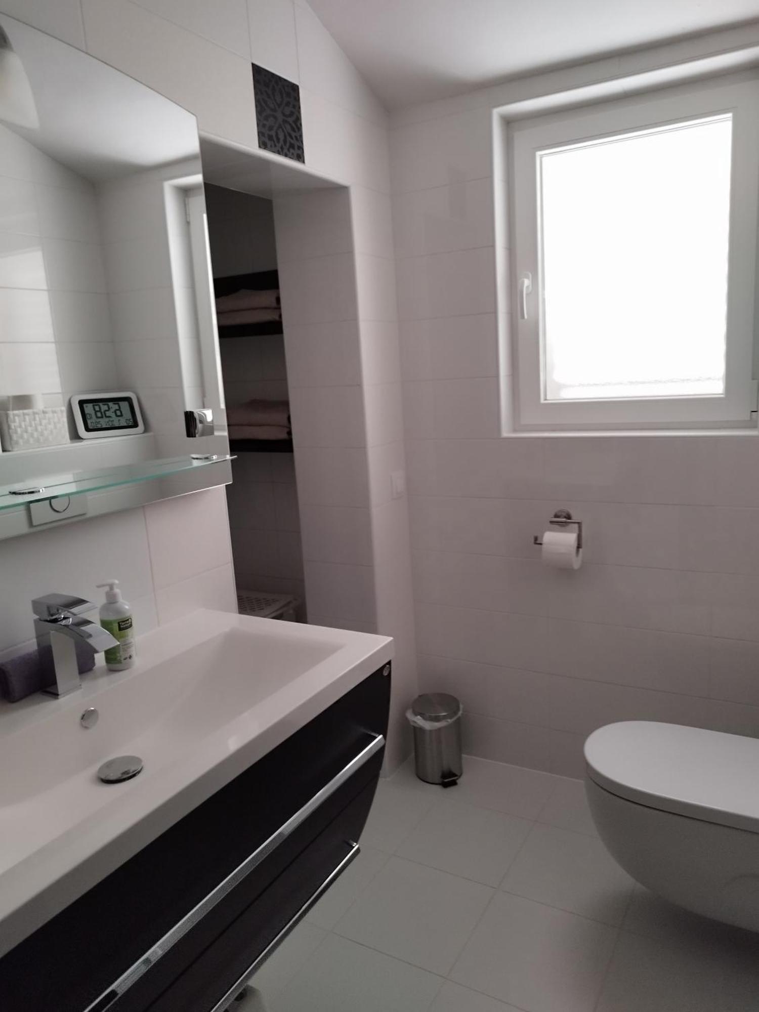 Ferienwohnung Am Sandstrand Omiš Extérieur photo